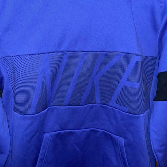 ❄️ Women’s Nike Hoodie - Picture 2 of 4
